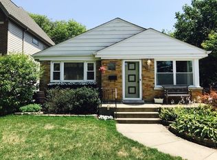 981 S Fairfield Ave, Elmhurst, IL 60126