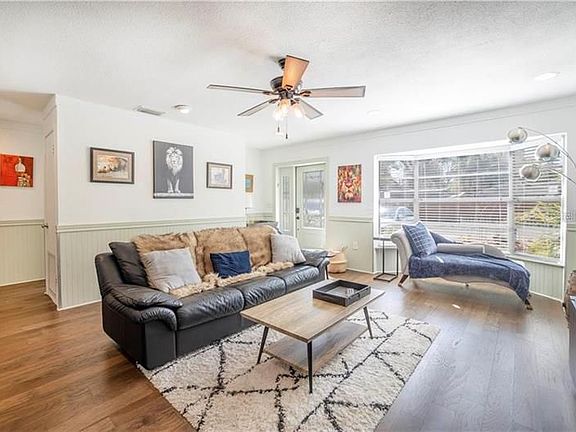 3rd image of 1214 E Diana St