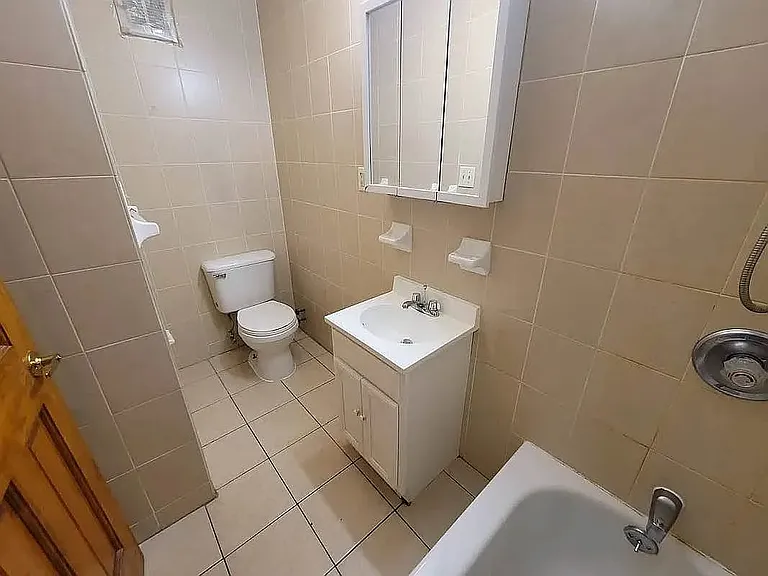 299 10th Ave #5Z — Photo 5