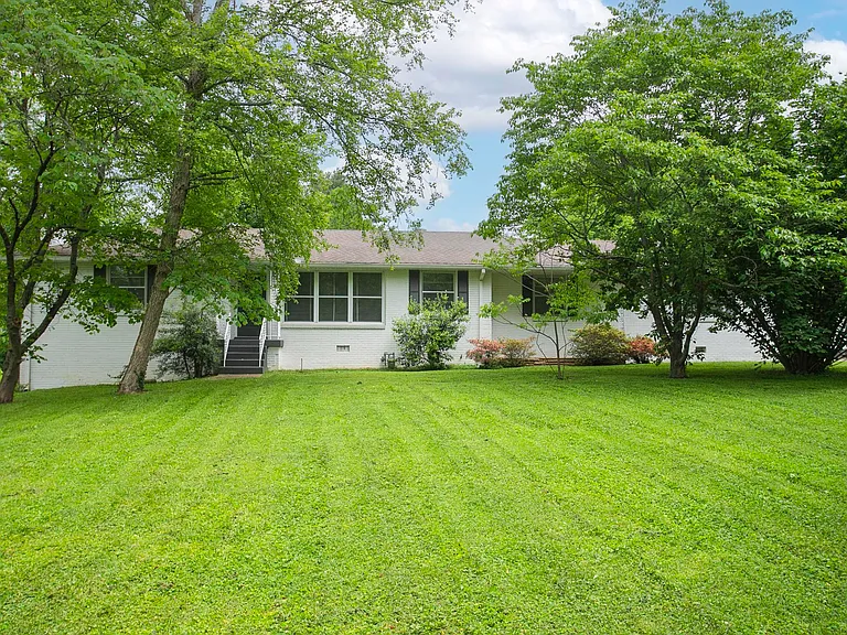 215 Donna Dr #S — Photo 17
