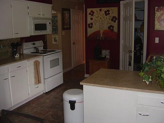 3rd image of 500 Hillcrest Dr