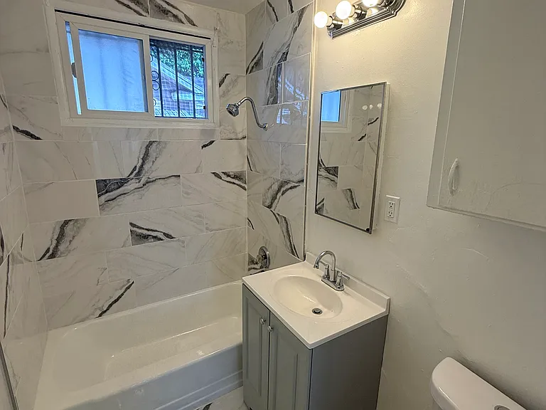 927 W Gage Ave #1 — Photo 11