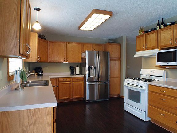 2nd image of 701 Pioneer Dr