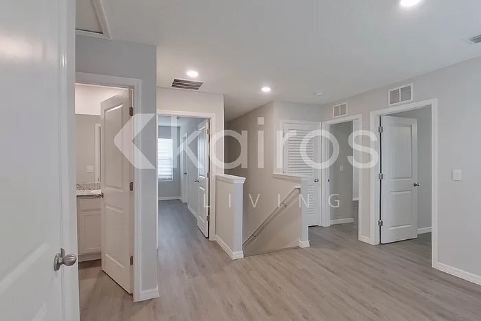 8708 SW 43rd Ter — Photo 11