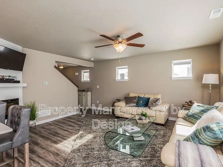 763 NE Macey Way — Photo 3