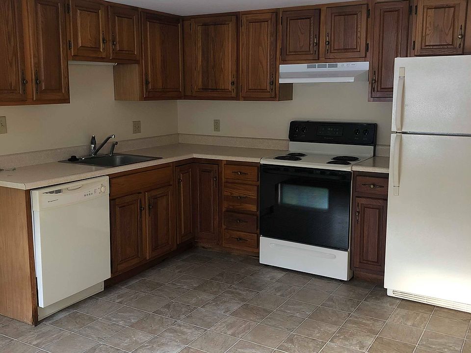 2nd image of 57 Wild Rose Dr APT 3