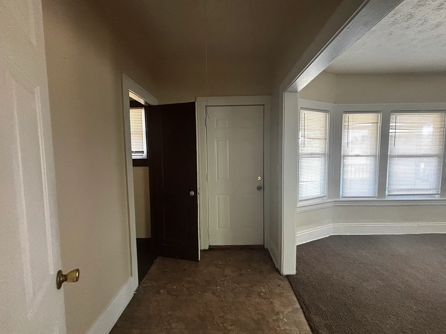 11202 Earle Ave — Photo 4