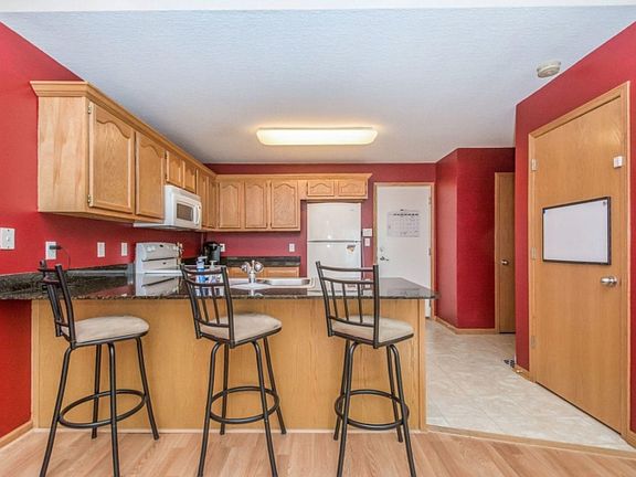 2nd image of 2841 Ithica Ct