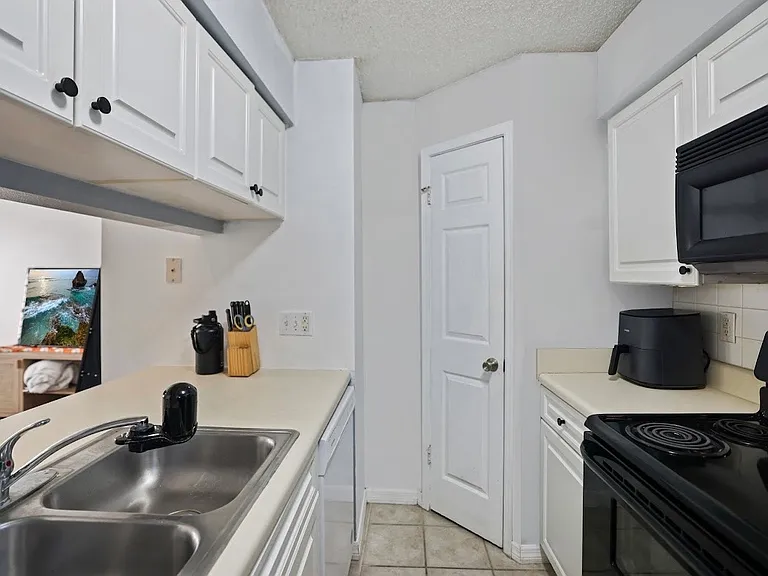 1000 W Horatio St #126 — Photo 7
