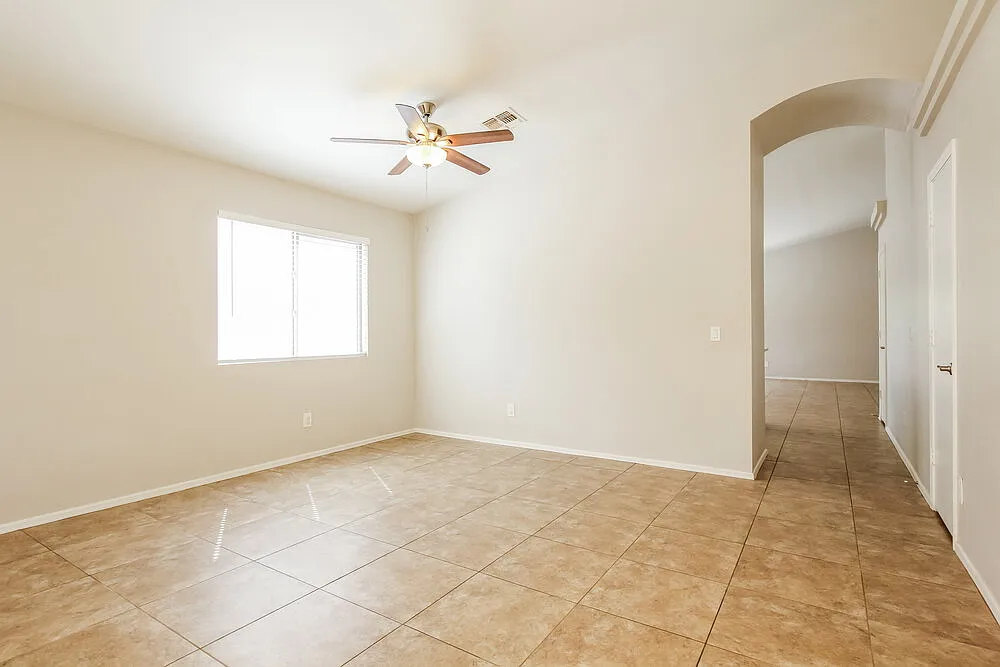 3 bed, 2.0 bath, 1681 sqft, $1,770 — Photo 3