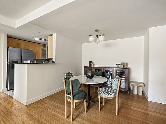 5th image of 40 W 116th St APT A712