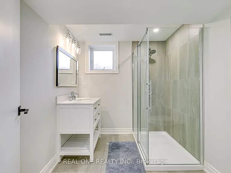 604 Bridle Wood — Photo 32