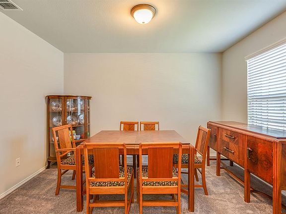 4th image of 3004 Buckthorn St