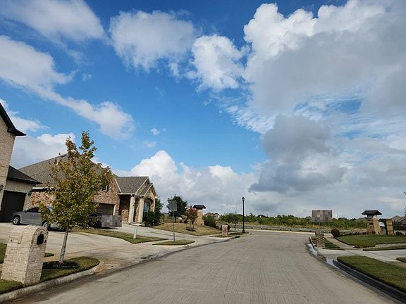 3rd image of 4502 Plumeria Dr