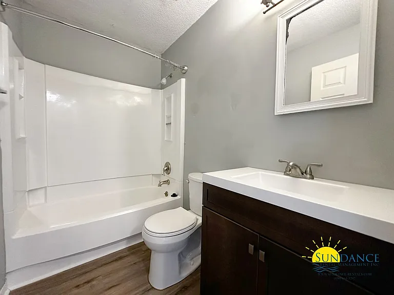 1588 Venice Ave — Photo 26