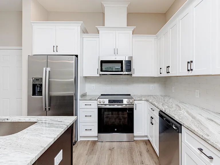 1009 Northside Dr — Photo 7