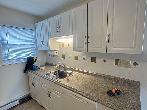 4th image of 31 Harold St Floor 2