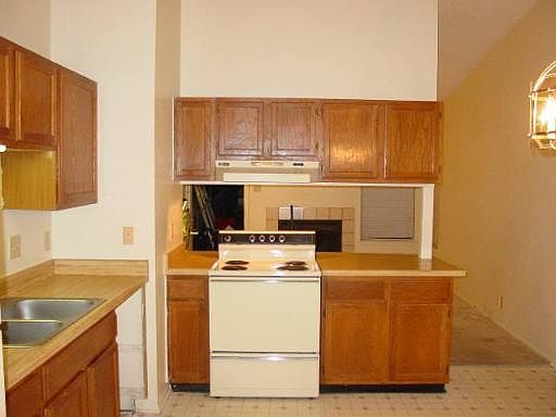 3rd image of 2826 DIAMOND FIELD DR