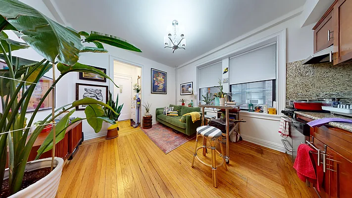 Rented by Bond New York | media 13