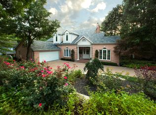707 Cedar Field Ct, Town and Country, MO