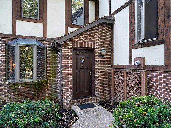 4th image of 120 Westminster Ct