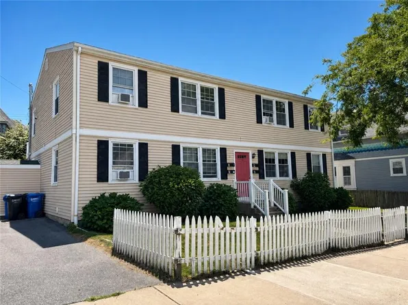 45 Hammond St APT 3, Newport, RI 02840