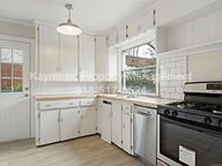 537 S Marion Ave — Photo 16