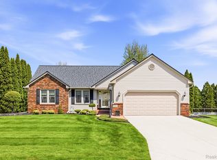 1620 S Delano St, Saint Clair, MI 48079