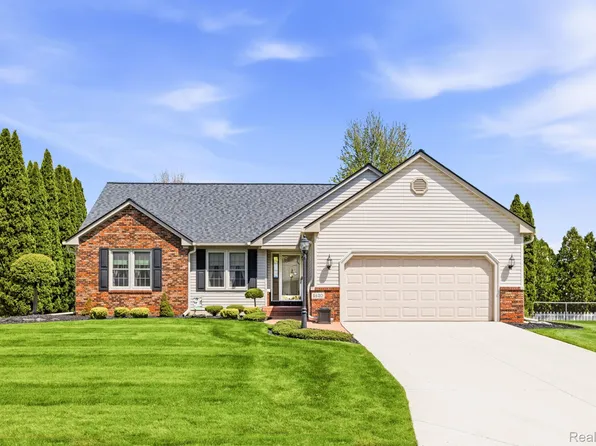 1620 S Delano St, Saint Clair, MI 48079