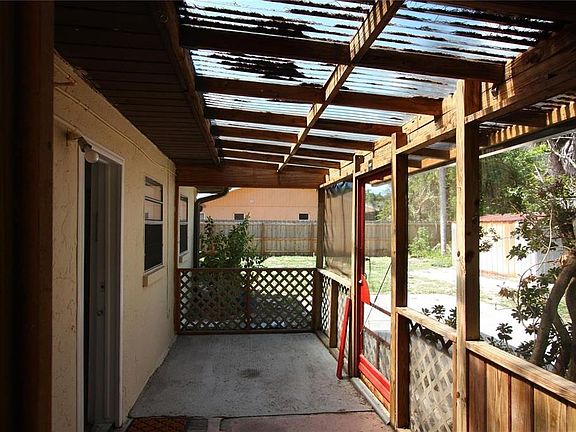 2nd image of 615 Shore Rd APT 4
