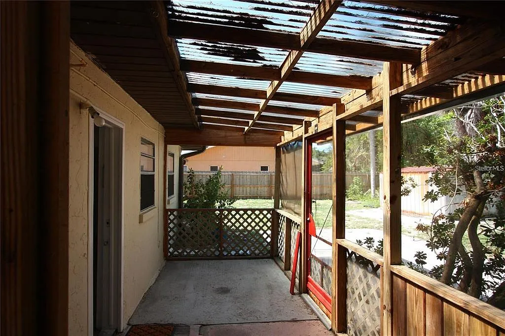 Building Photo - 615 Shore Rd #4