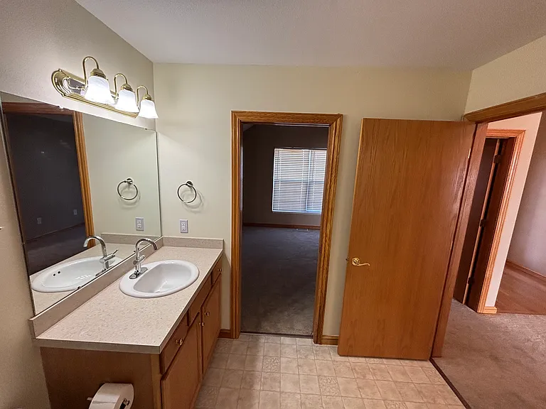 E Greenwood Dr — Photo 26