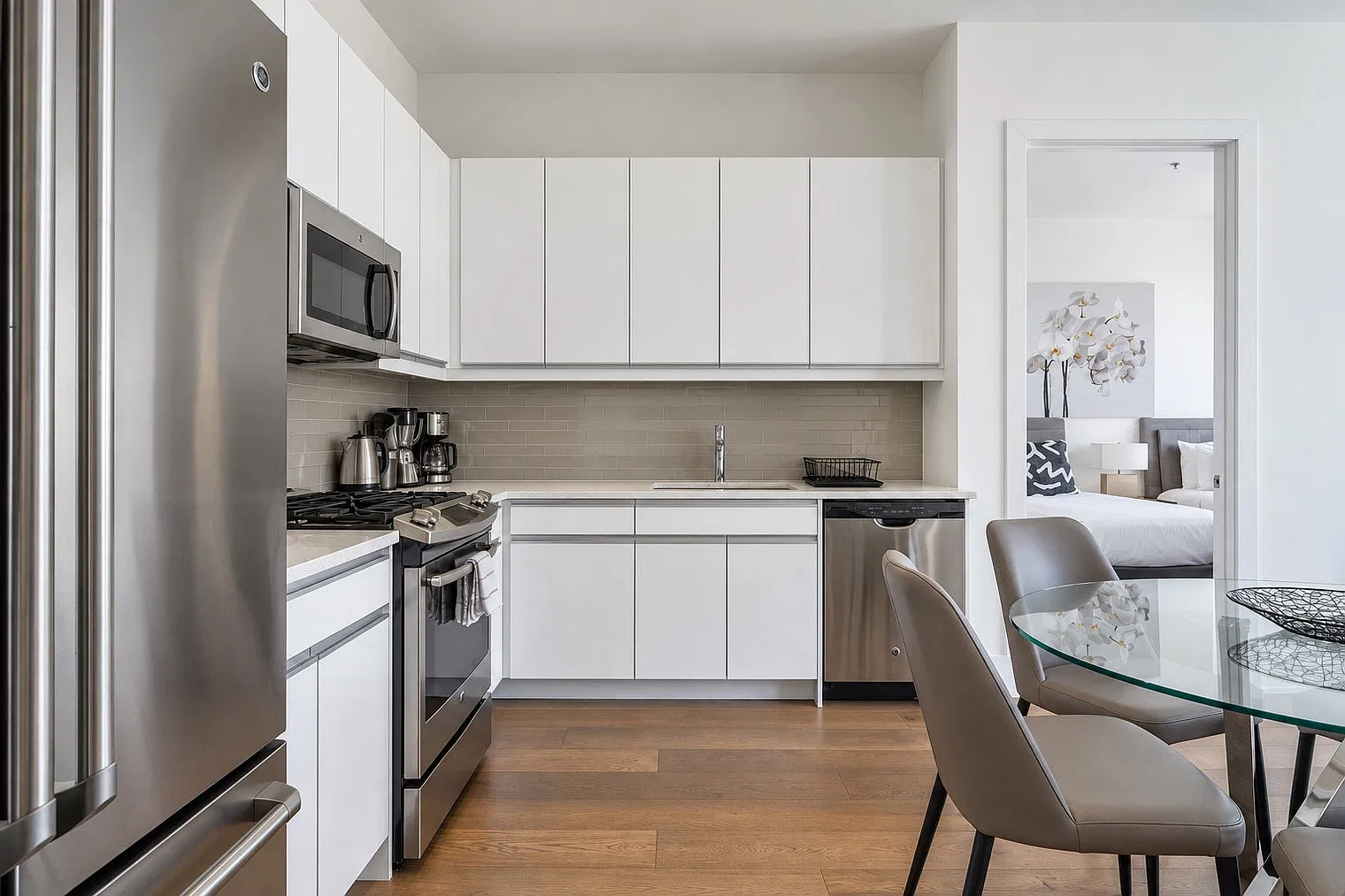 2 bed, 2.0 bath, $7,783 — Photo 3
