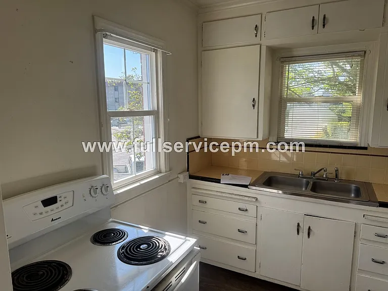 3124 Colby Ave — Photo 7