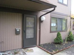26698 Lake Of The Falls Blvd, Olmsted Falls, OH 44138