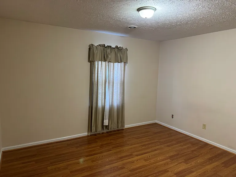215 Fairfax Cir #2 — Photo 3