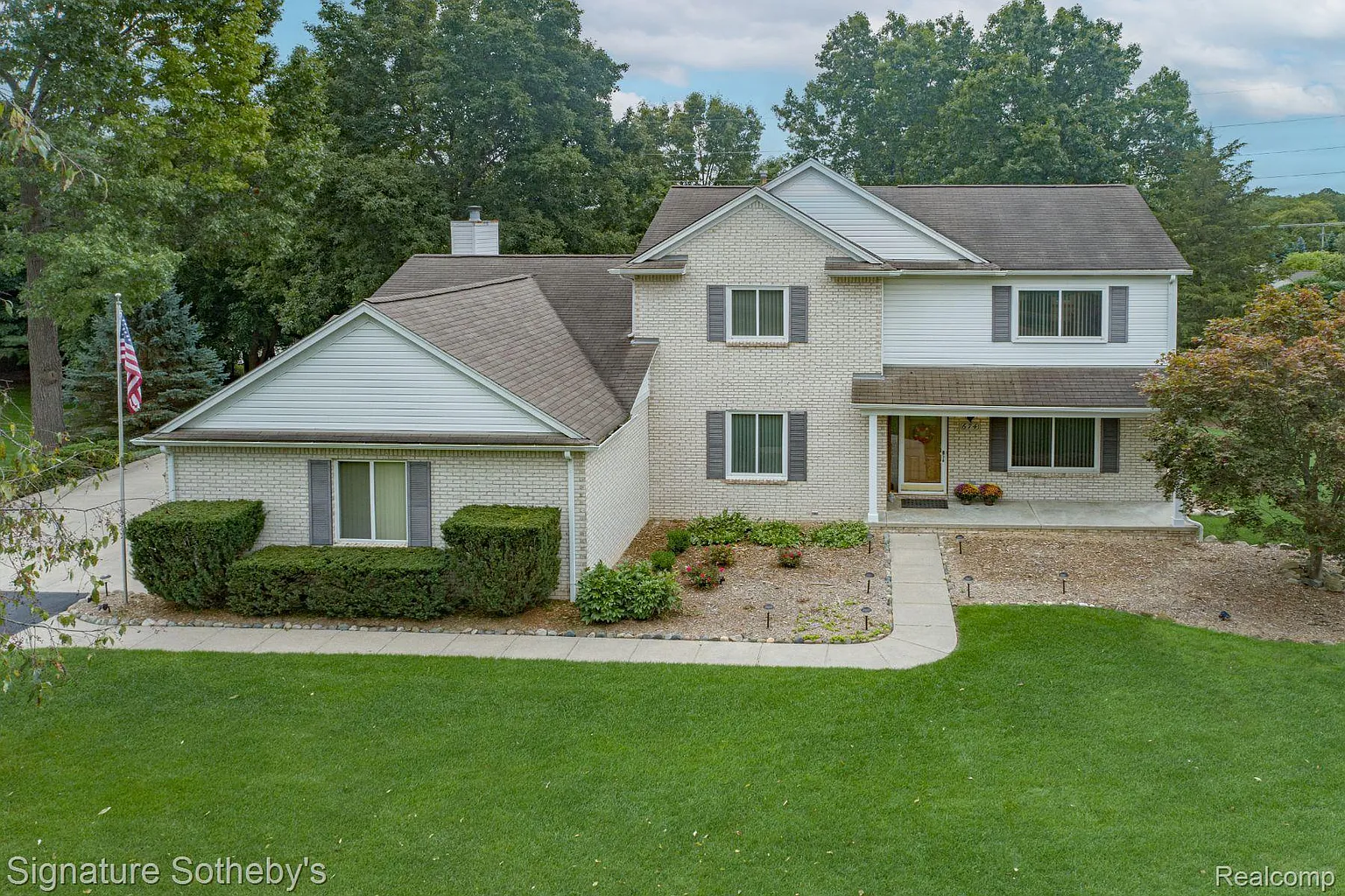 674 River Oaks Dr photo 1