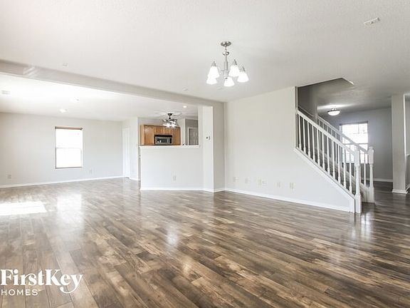 3rd image of 917 Highpointe Blvd