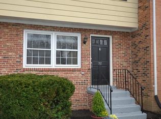 32 Sydnor St, Hamilton, VA 20158