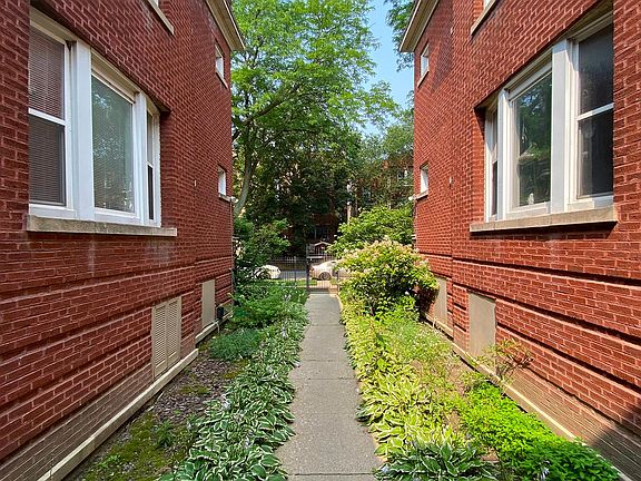 3rd image of 7715 N Ashland Ave APT 2E