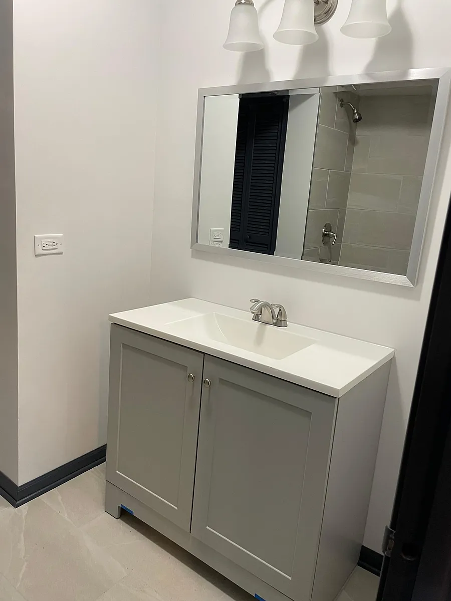 Building Photo - 4460 S Archer Ave #2C