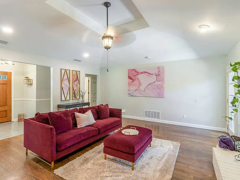 506 Wildwood Ln — Photo 13