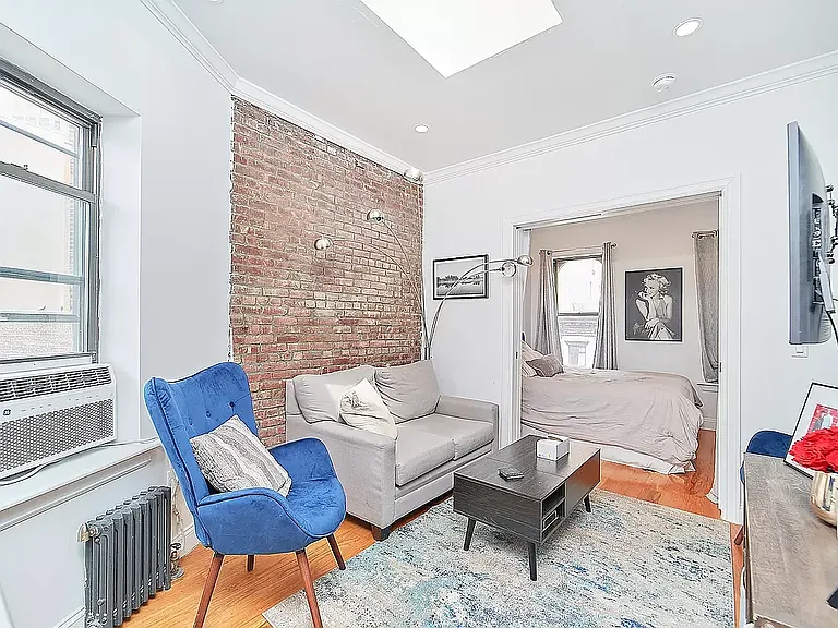 234 E 33rd St #2A — Photo 2