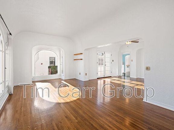 3rd image of 123 E 18th St