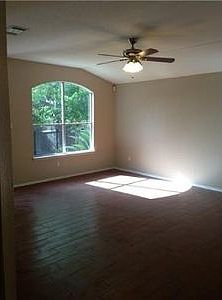 5th image of 1630 Diana Dr