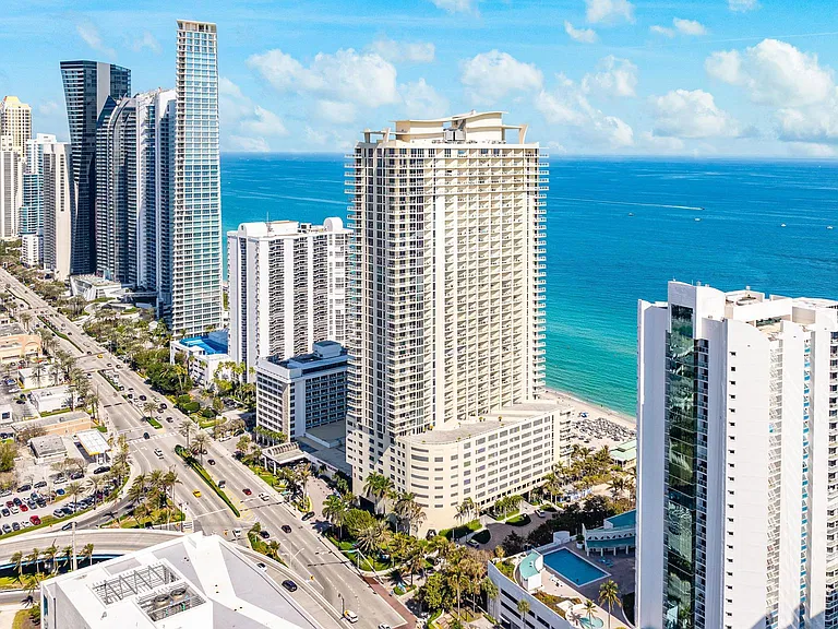 16699 Collins Ave #1909 — Photo 6