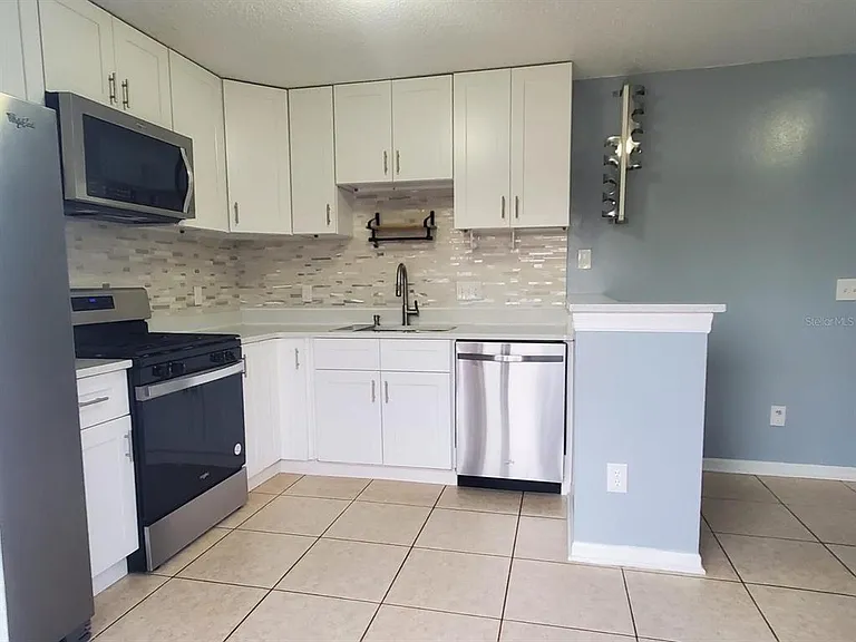 3252 Huntwicke Blvd — Photo 3