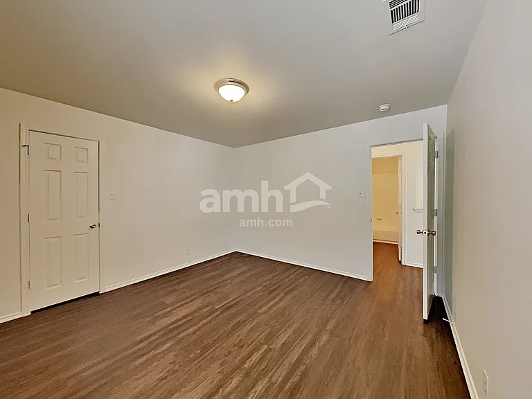 2915 Encino Riv — Photo 19