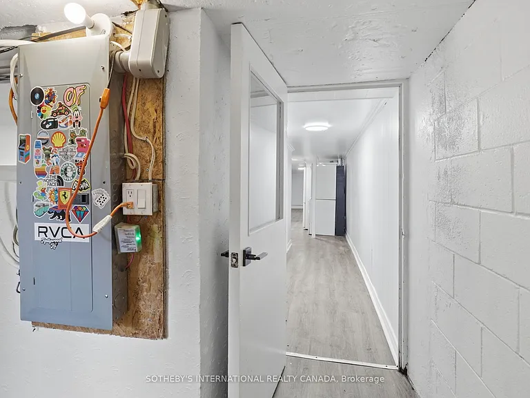 284 Euclid Ave #BASEMENT — Photo 4