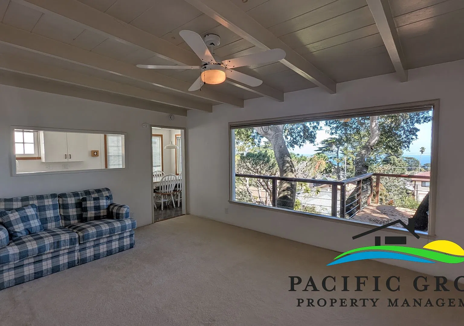 Charming New Monterey Home with Bay Views with all utilities included — Photo 4